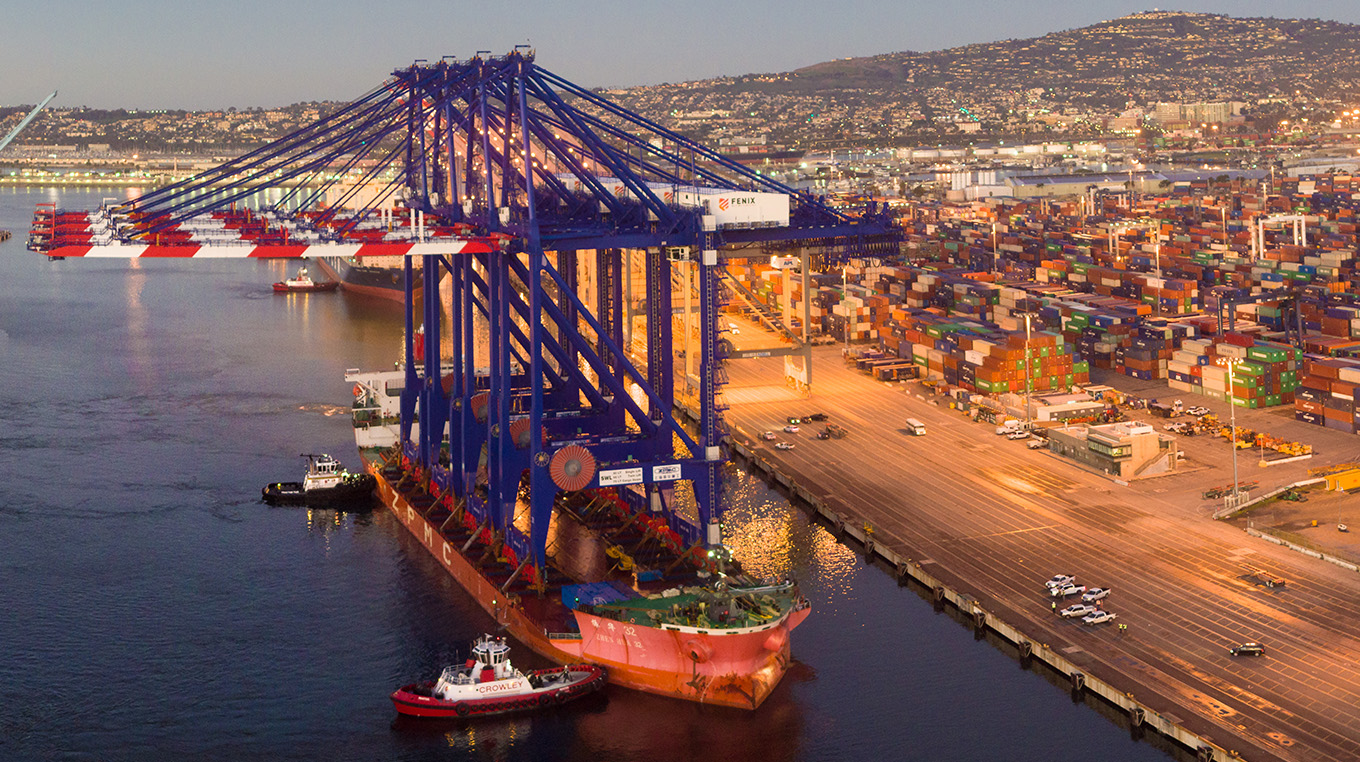 Image of Fenix Marine Services container terminal in Sodo with cargo ship docked